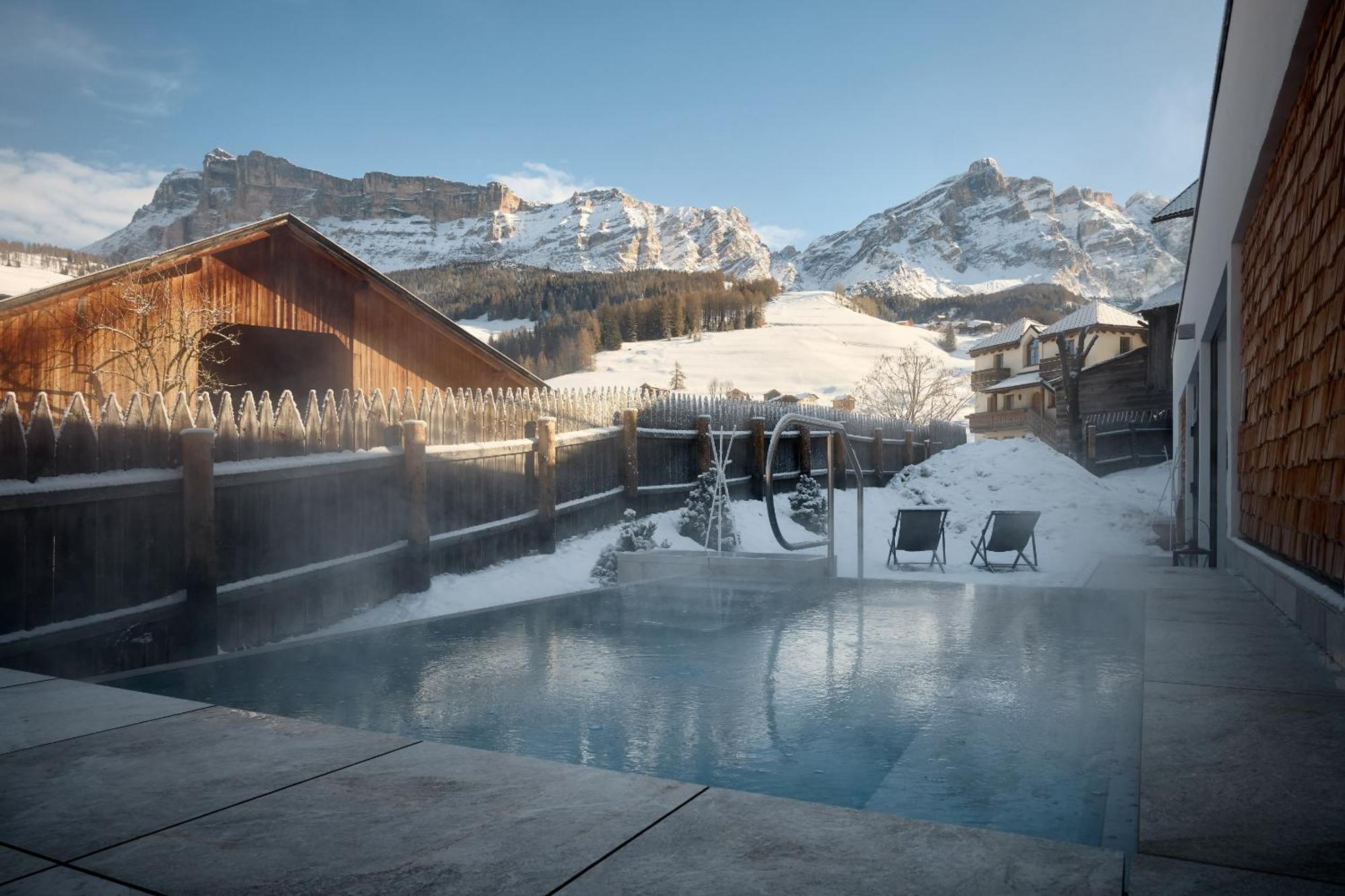 Hotel Des Alpes Ла Виля Екстериор снимка