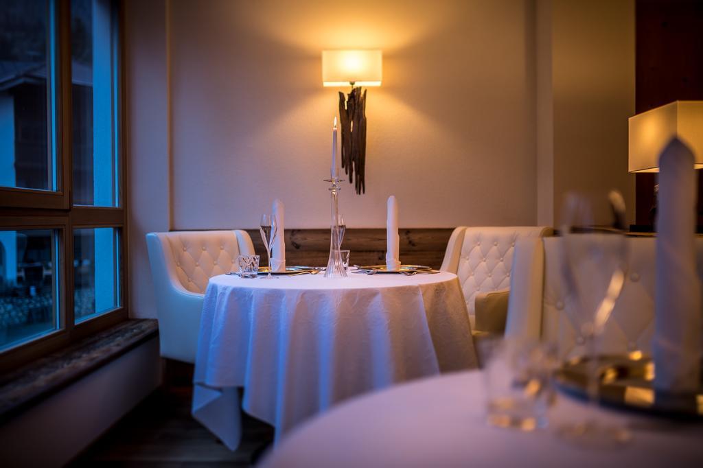 Hotel Des Alpes Ла Виля Екстериор снимка