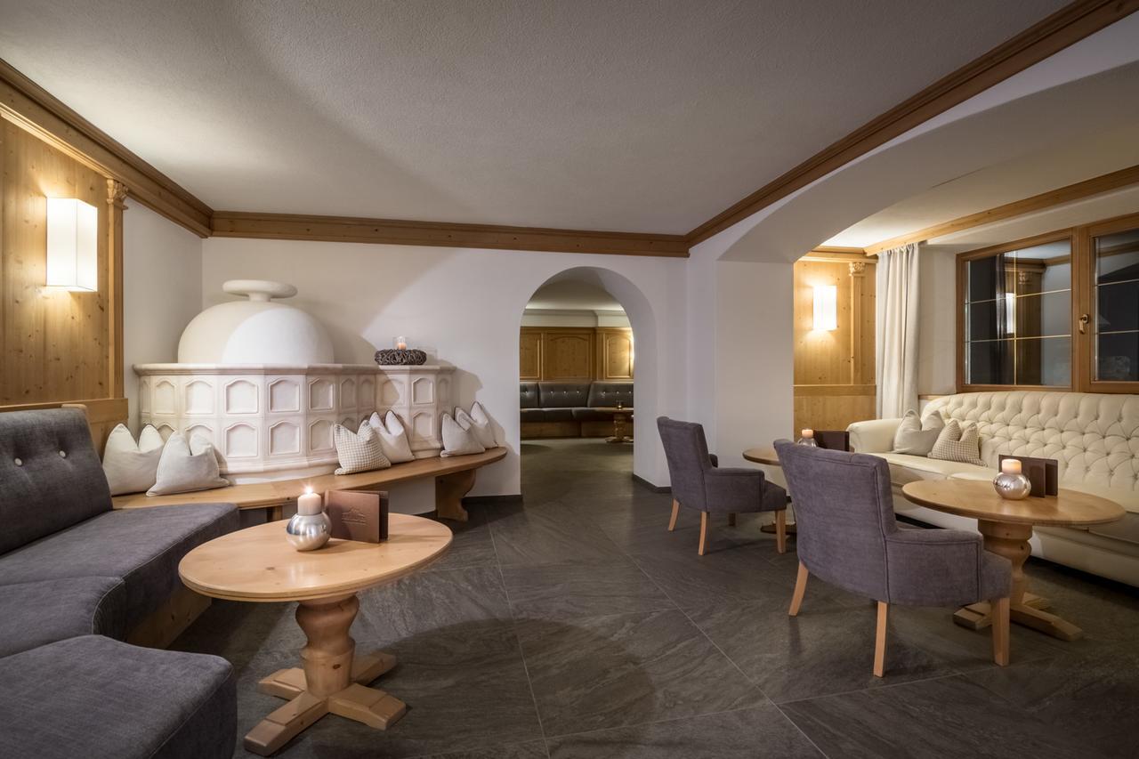 Hotel Des Alpes Ла Виля Екстериор снимка