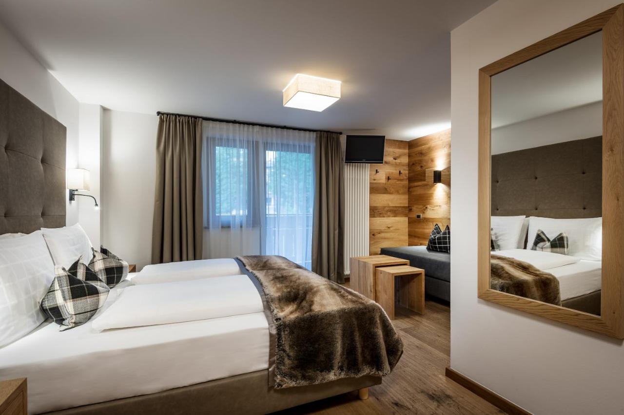Hotel Des Alpes Ла Виля Екстериор снимка