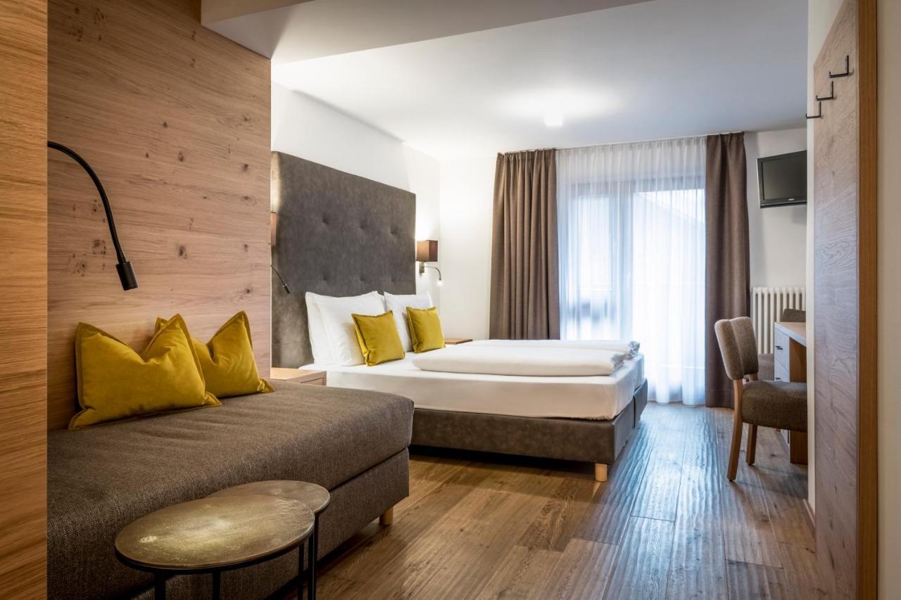 Hotel Des Alpes Ла Виля Екстериор снимка
